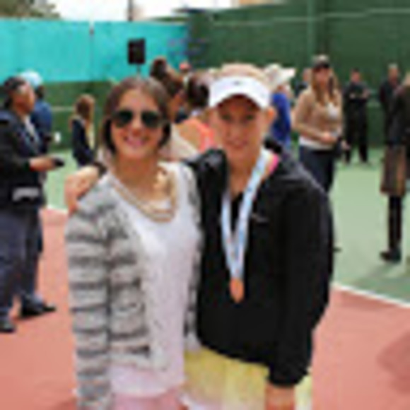 Meet your Posher, Alexis - Picture 1 of 1